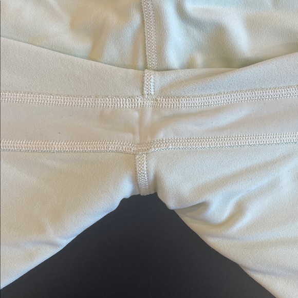 Lululemon align 6” mint green biker shorts - Picture 5 of 9